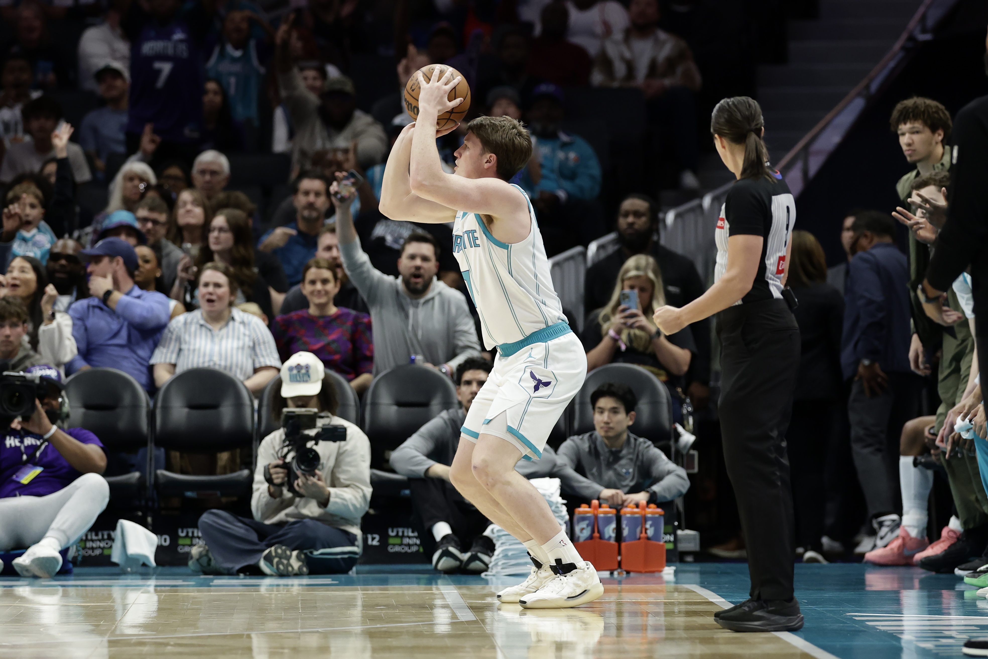 开云体育入口-最近几场略迷！克尼佩尔出战25分钟 12中4&amp;三分3中0拿8分7板